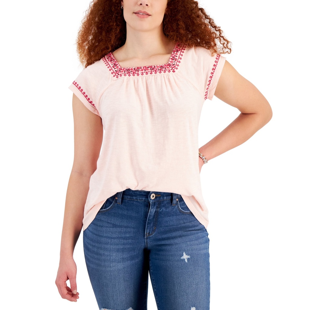 Blusa bordada con escote cuadrado