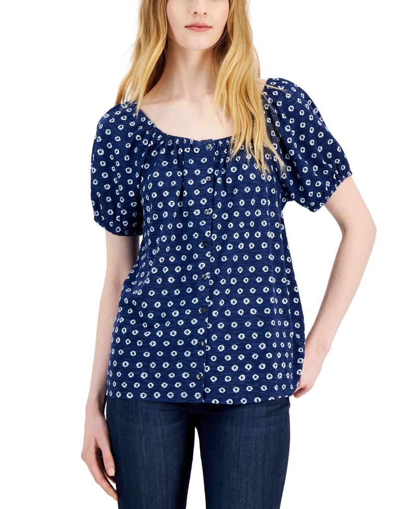 Blusa con cuello cuadrado