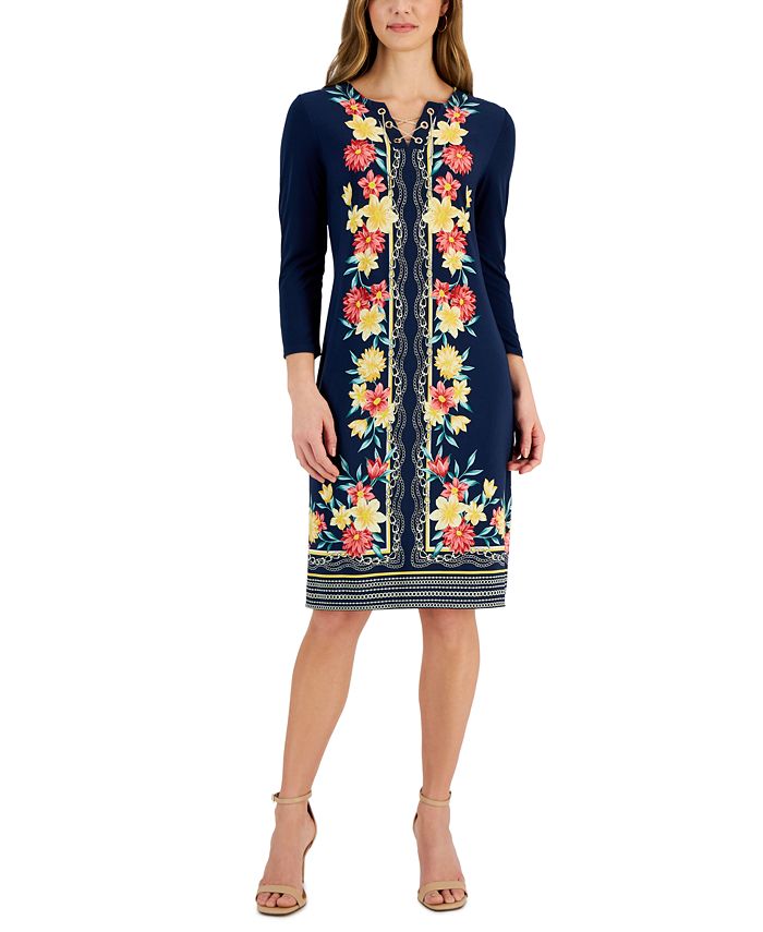 Vestido con cadena en el escote