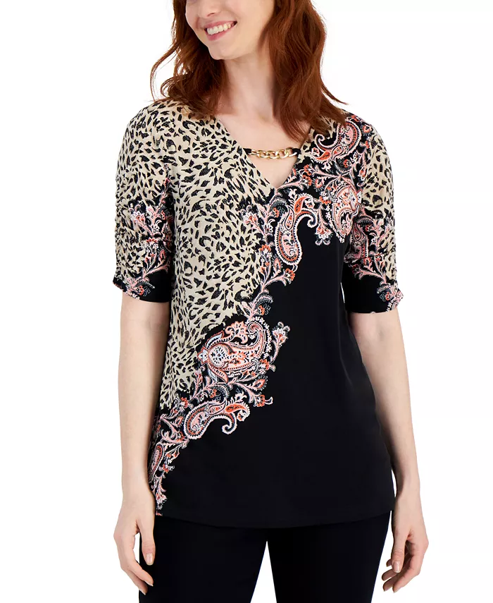 Blusa con detalle de cadena