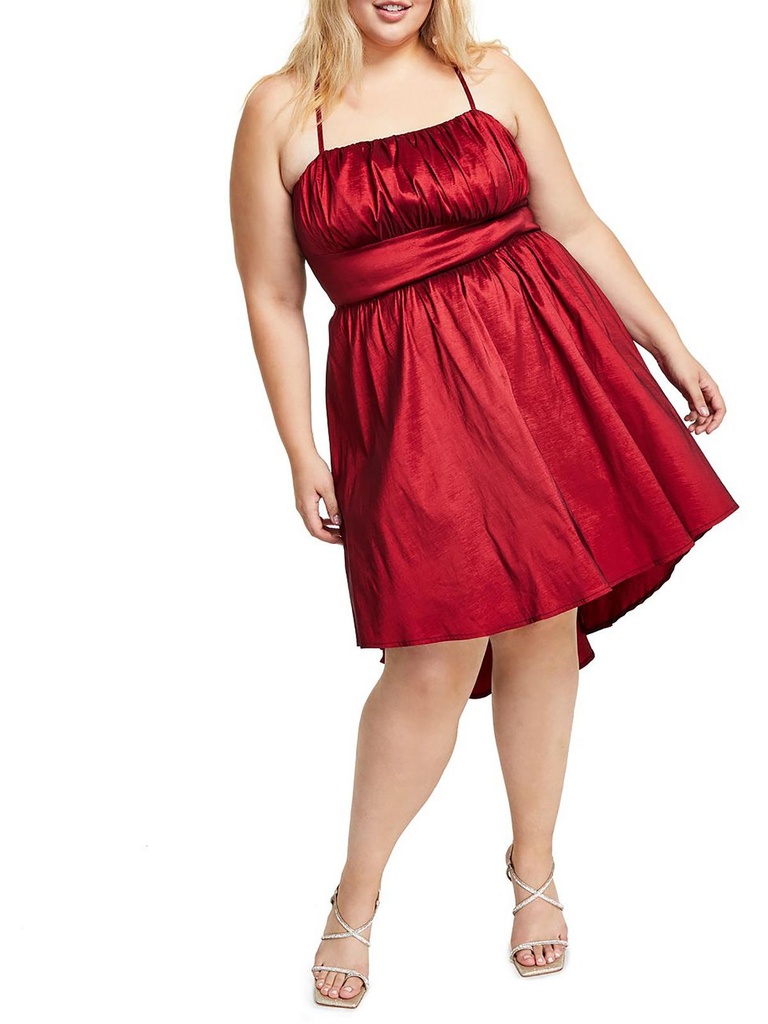 Vestido plisado y cintura fruncida