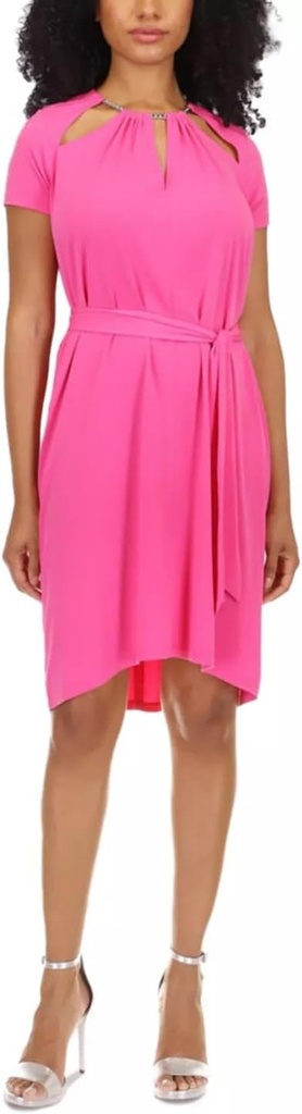Vestido con detalle de cadena
