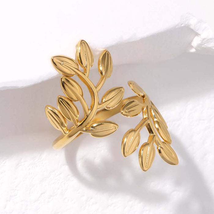 Anillo de hojas envolventes