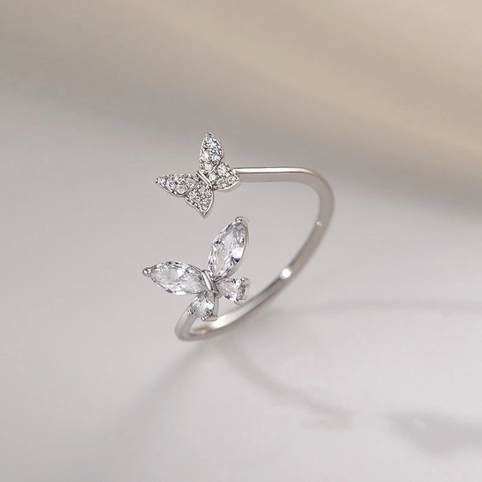 Anillo de mariposas con zirconitas