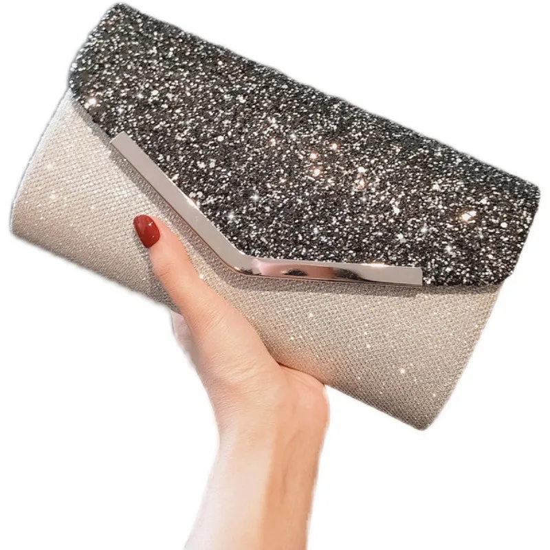 Clutch elegante con pedrería