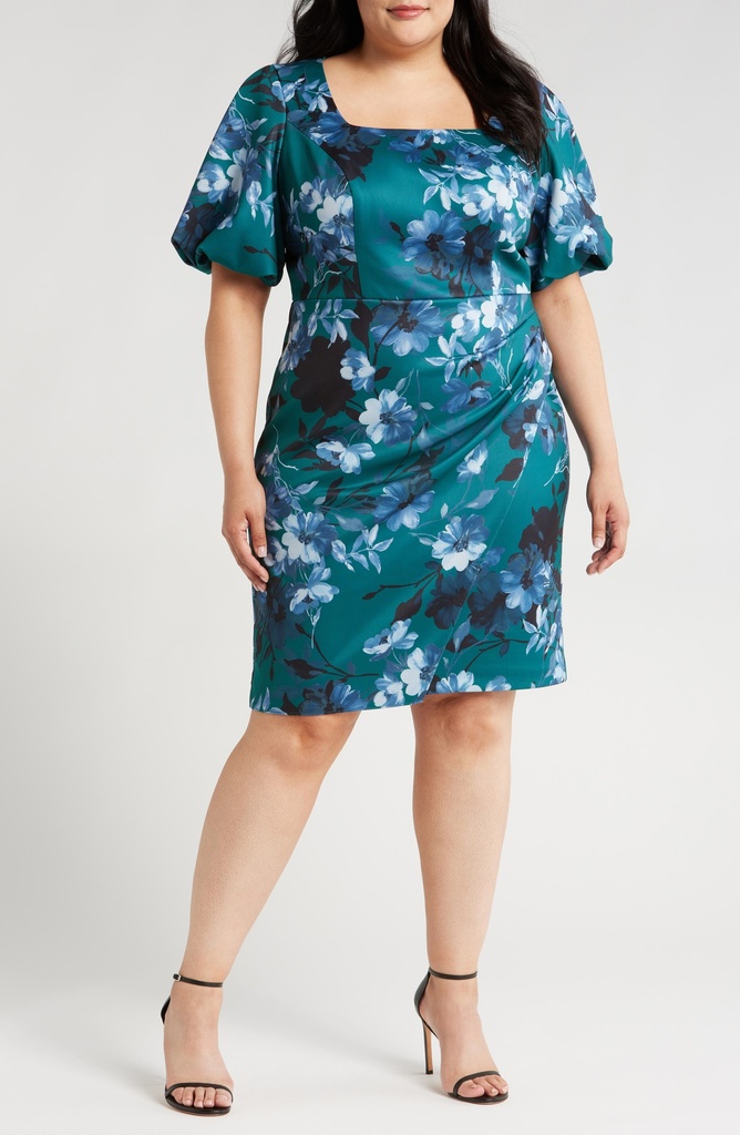 Vestido floral de escote cuadrado