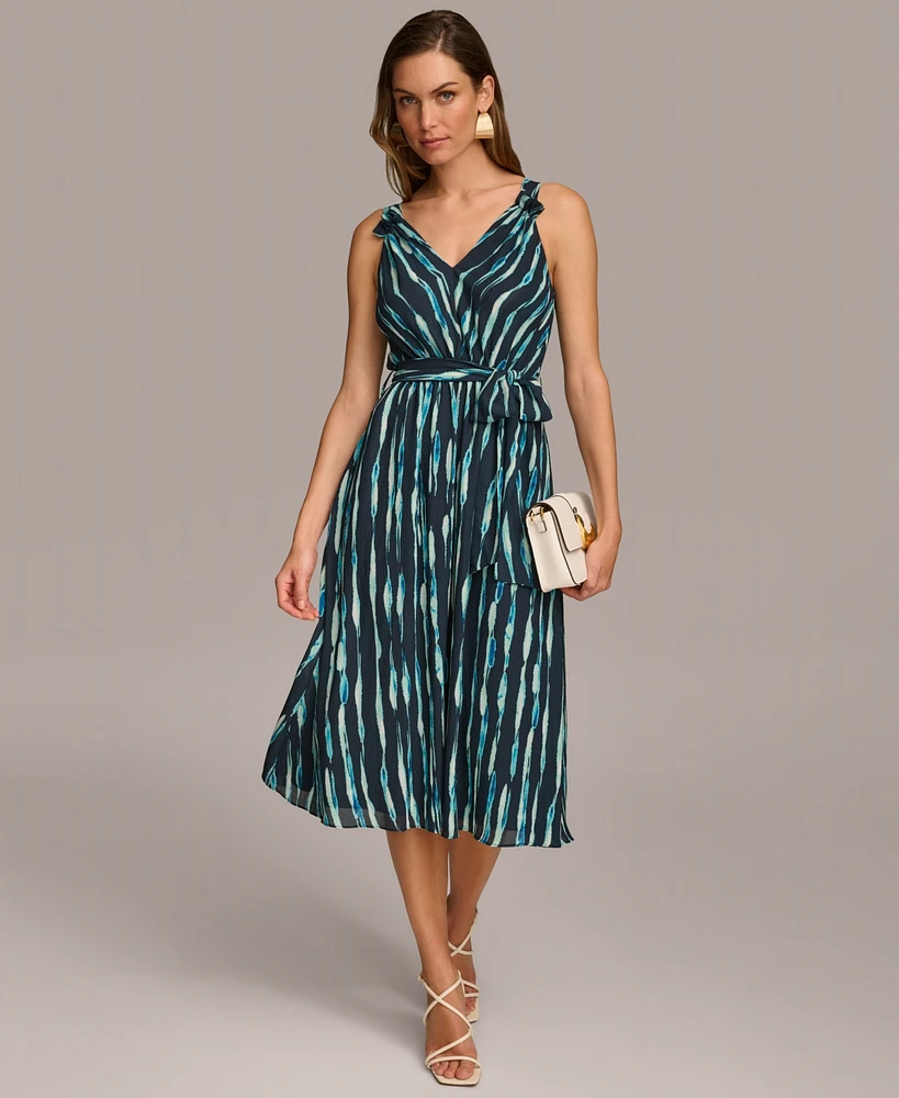 Vestido acampanado con cinturón