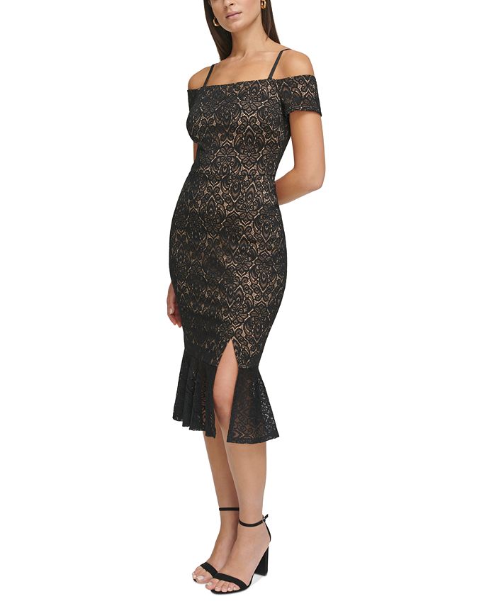 Vestido de encaje con volantes
