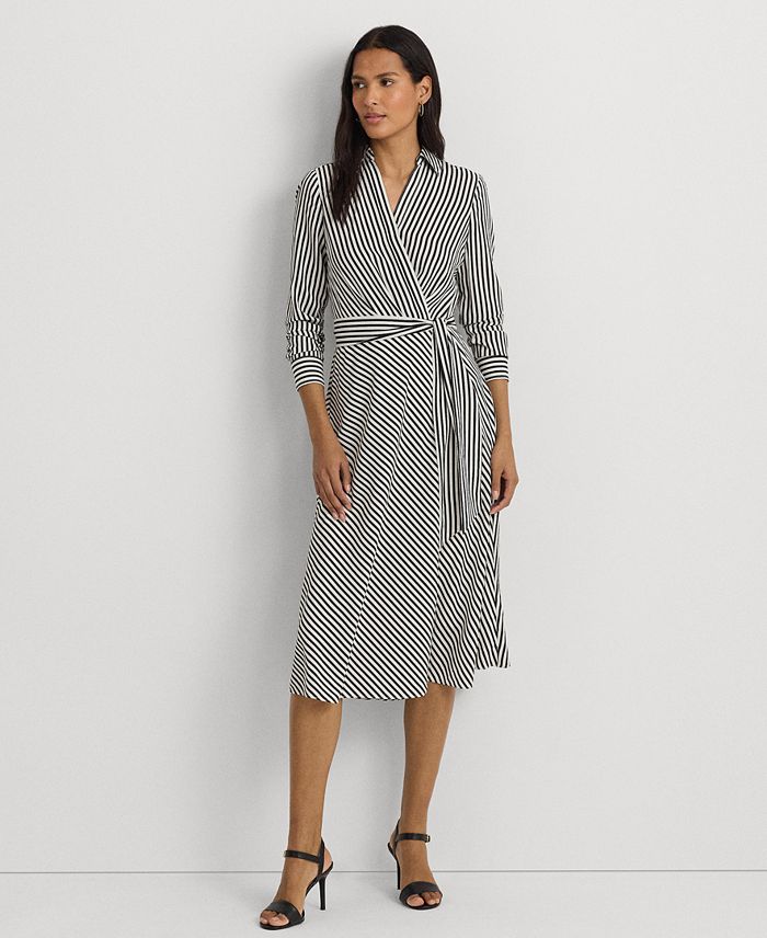 Vestido camisero a rayas con sobrepelliz