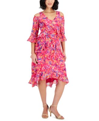 Vestido floral con volantes en capas