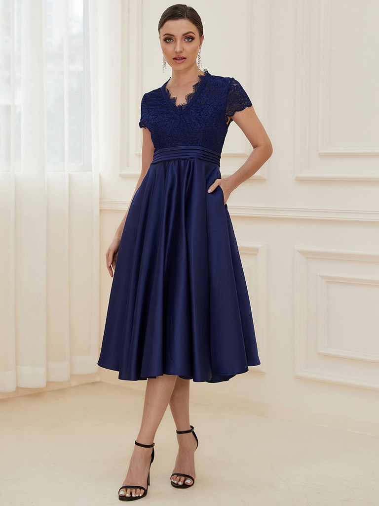 Vestido midi con blusa de encaje