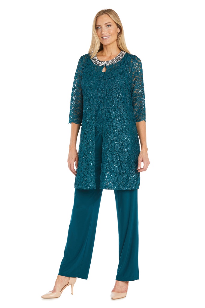 Traje de pantalón de encaje y perlas