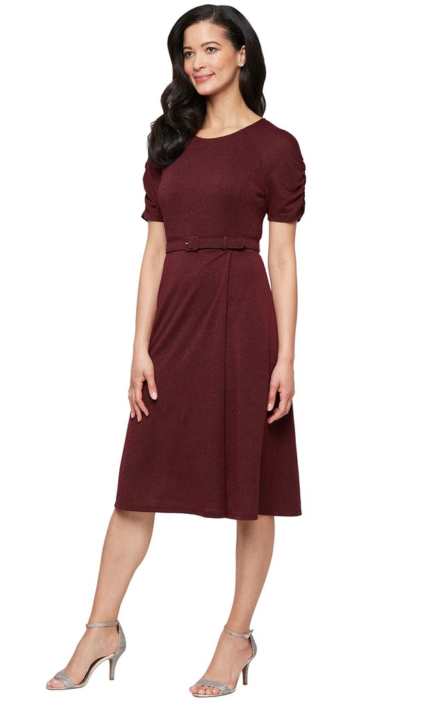 Vestido de manga corta fruncida