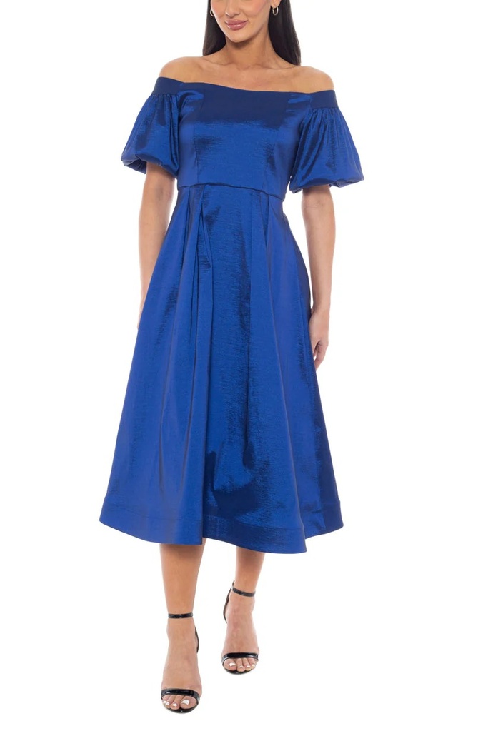 Vestido midi con hombros descubiertos