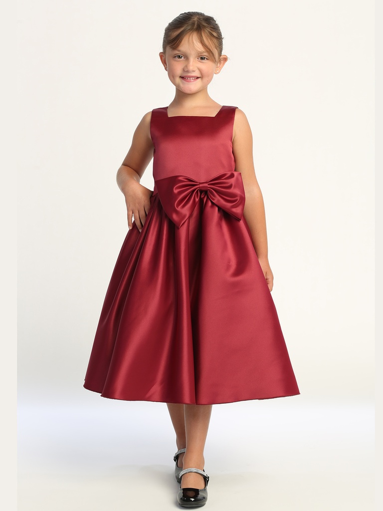 Vestido con escote cuadrado