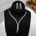 Juego de collar simple con aretes