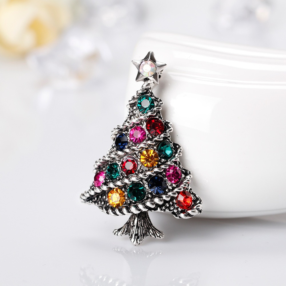 Broche de árbol de Navidad con diamantes