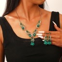 Juego de collar con aretes largos (copia)