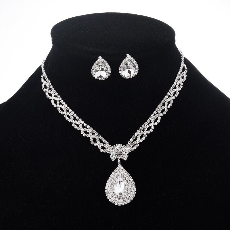 Juego de collar con aretes y pulsera (copia)