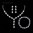 Juego de collar con aretes y pulsera de perlas