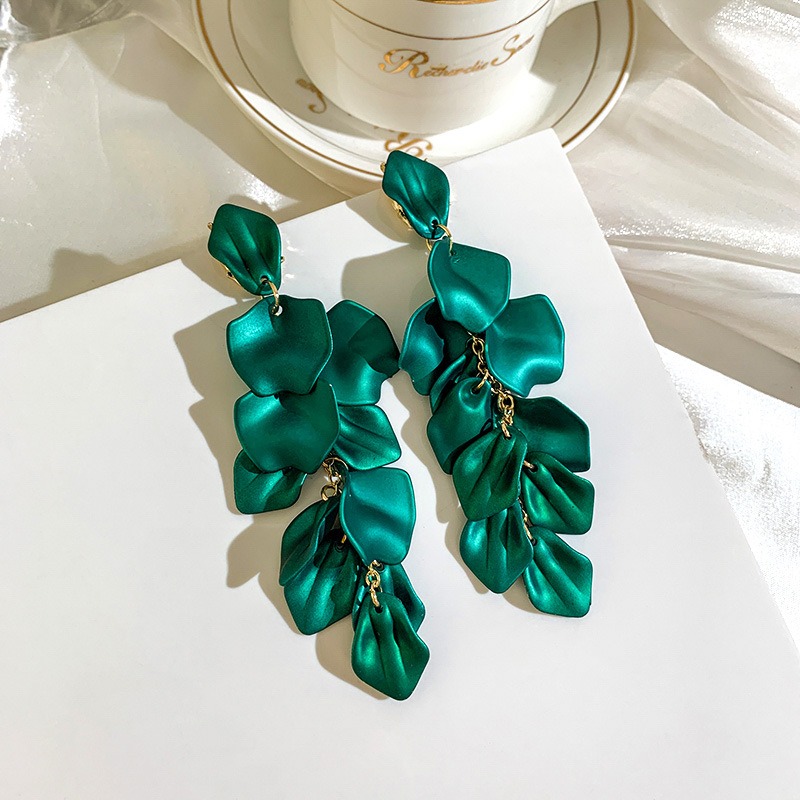 Aretes de pétalos en cascada (copia)