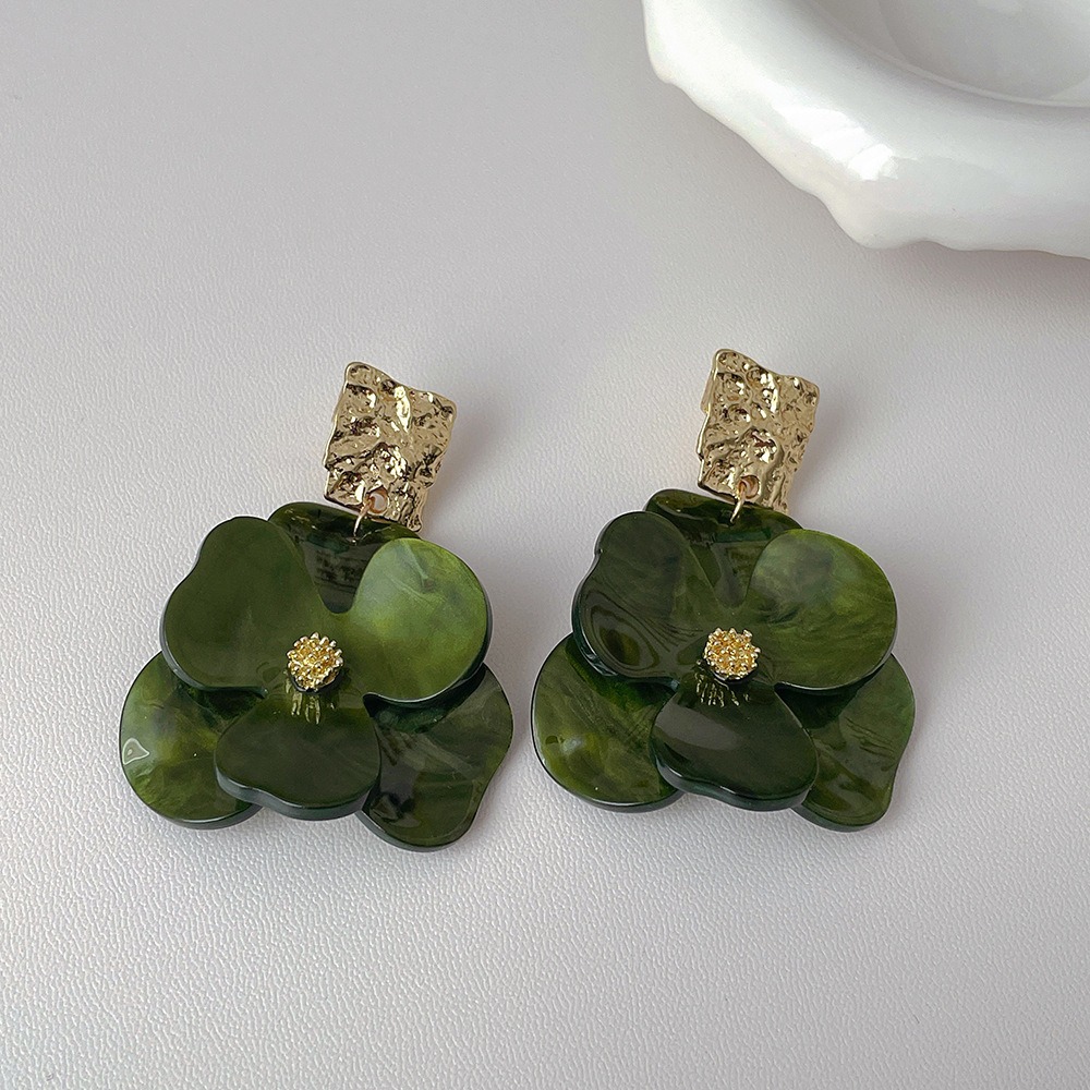 Aretes de flores acrílicas