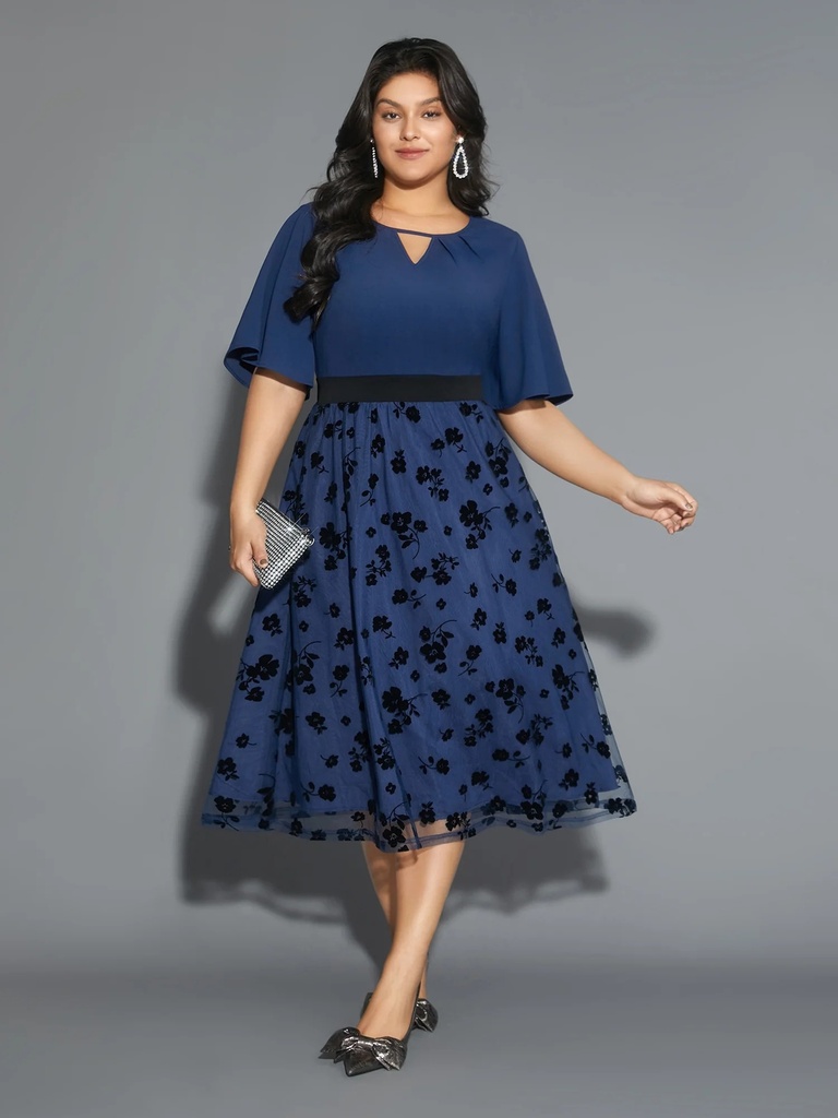 Vestido con falda de malla floral