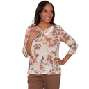 Blusa con cuello adornado