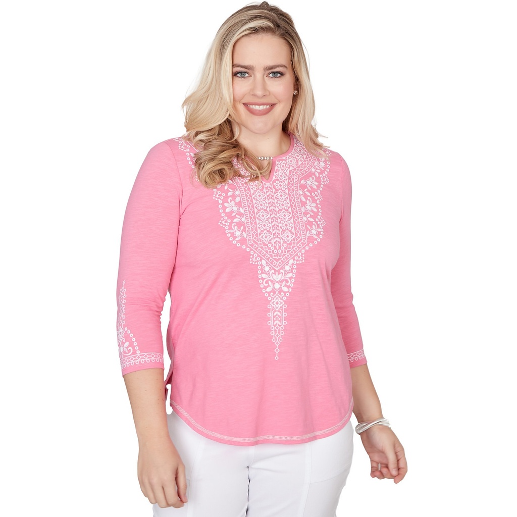 Blusa bordado con cuello dividido