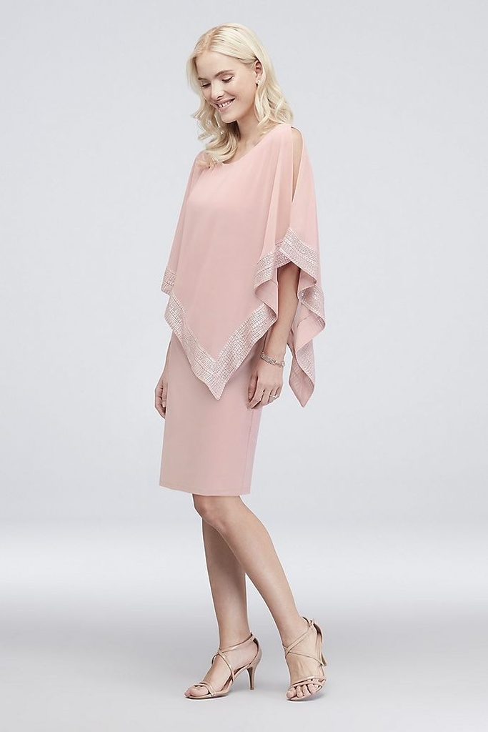 Vestido formal con capa asimetrica