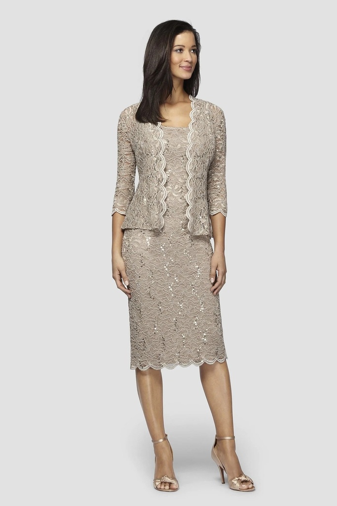 Vestido de encaje con chaqueta (copia)