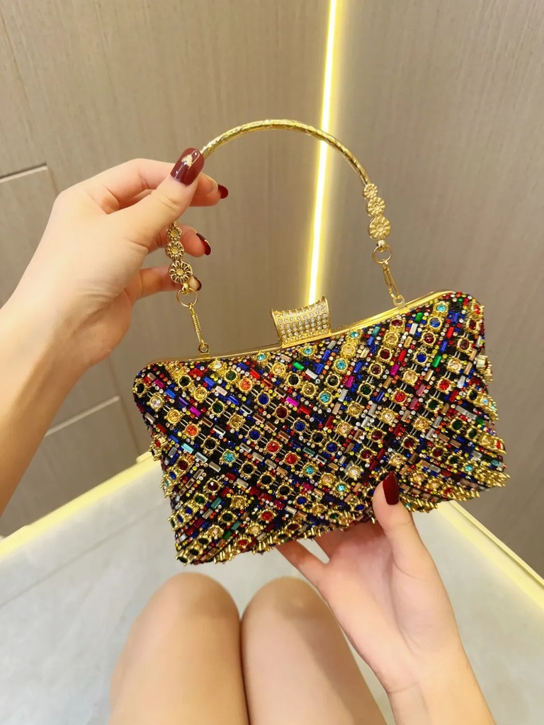Bolso con pedreria (copia)