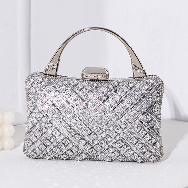 Bolso con pedreria