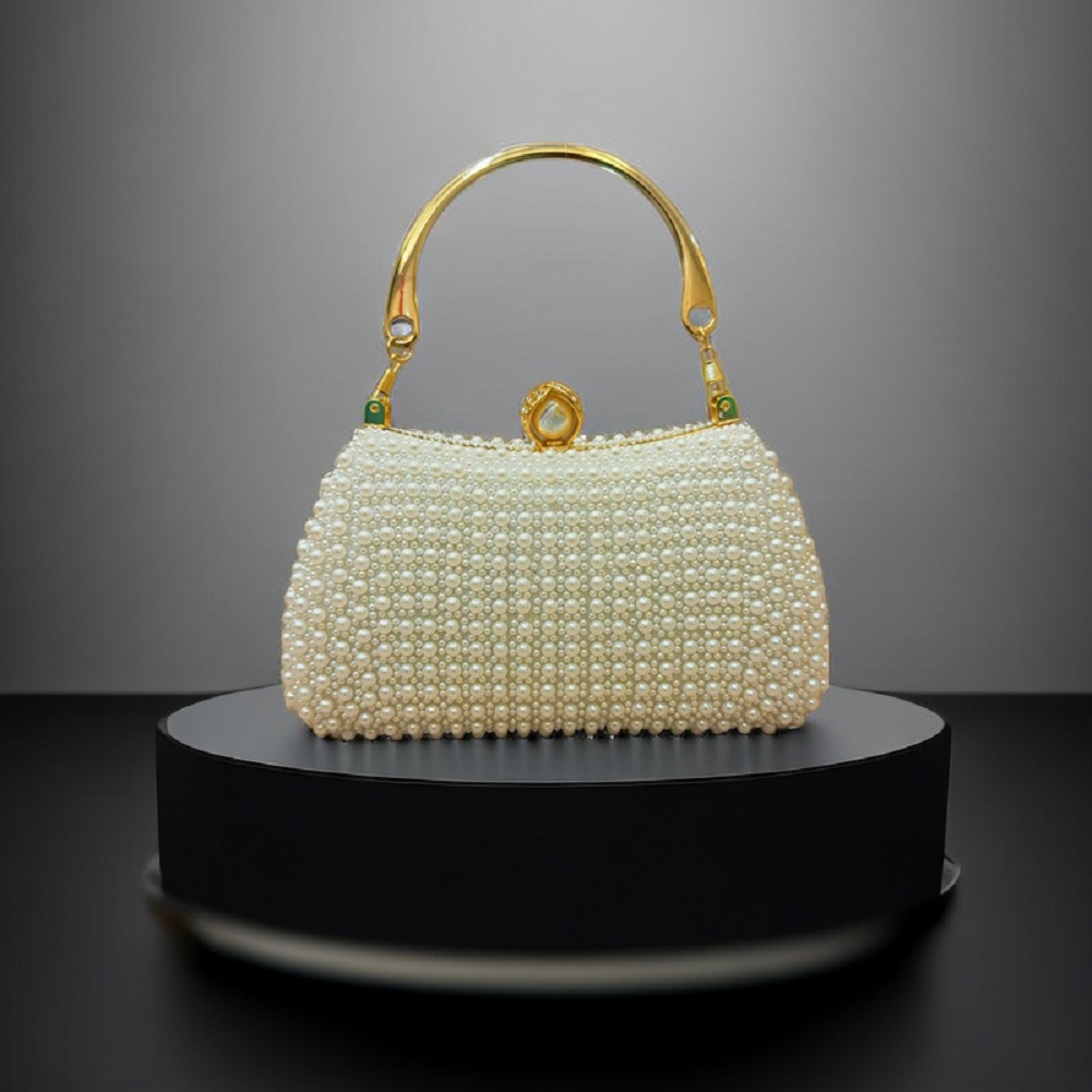 Bolso de mano con perlas