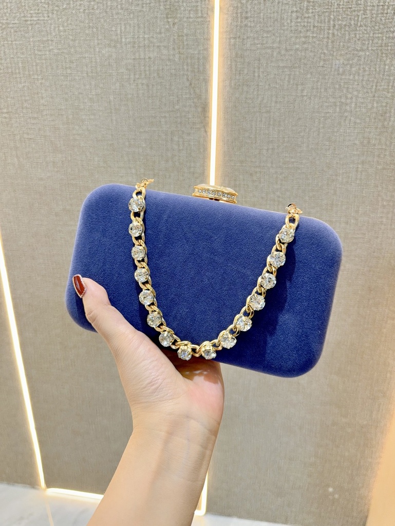 Bolso de terciopelo con diamantes (copia)