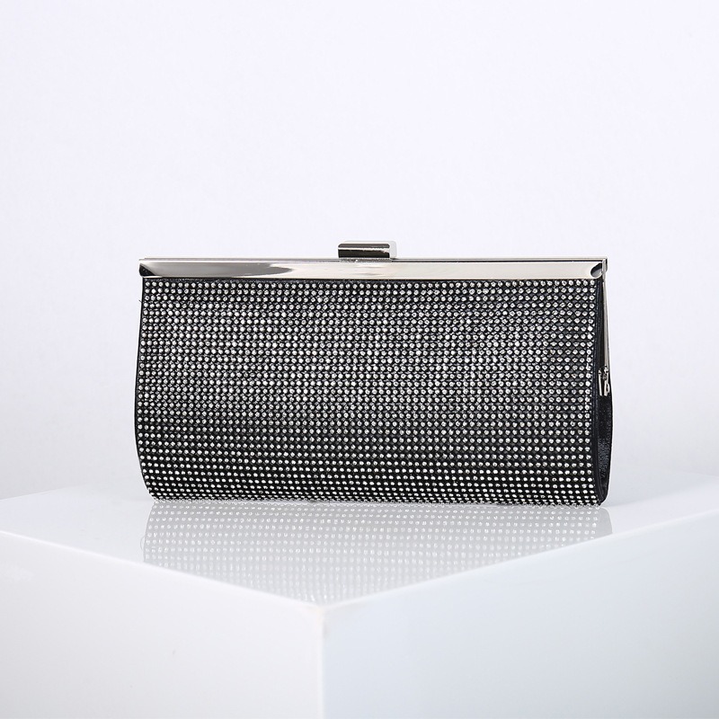 Clutch de fiesta con diamantes