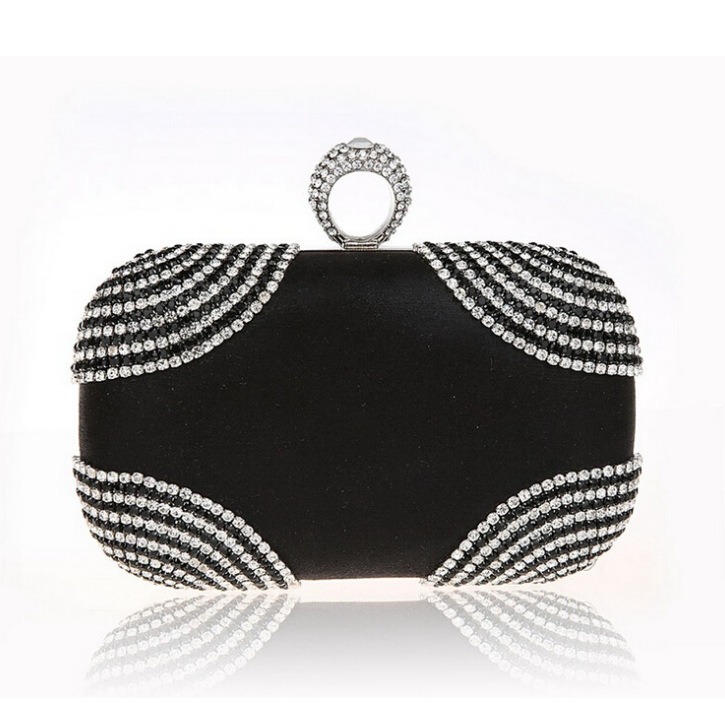 Bolsa de cofre con diamantes de imitaciòn
