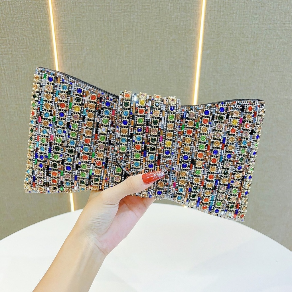 Bolso de fiesta con multi pedreria