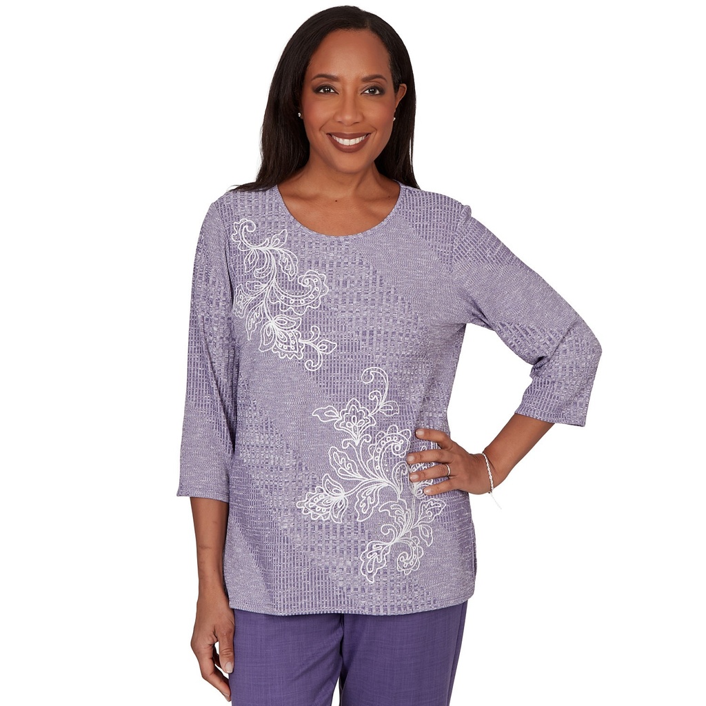 Blusa texturizada con bordado