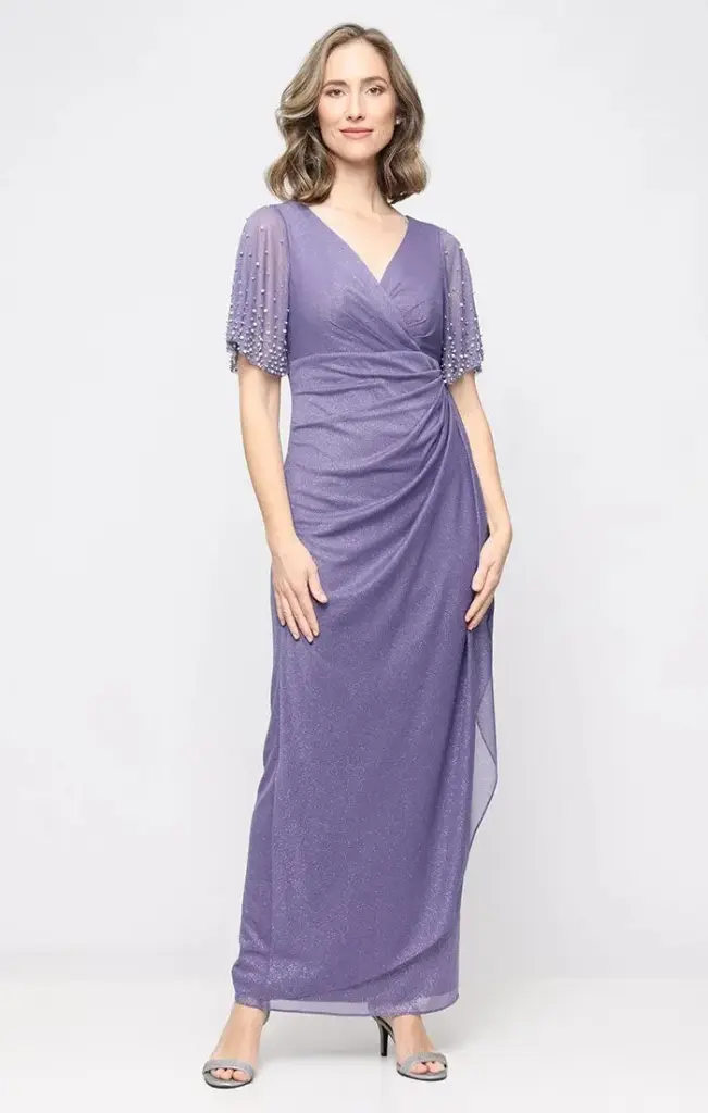 Vestido con escote cruzado y drapeado 
