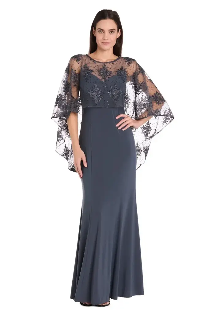 Vestido con sobre capa de encaje 