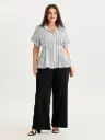 Blusa con cintura ajustada a rayas