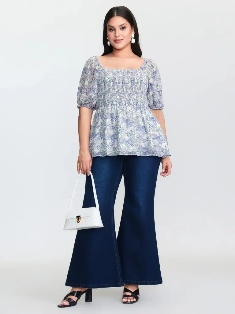 Blusa floral de corpoño fruncido