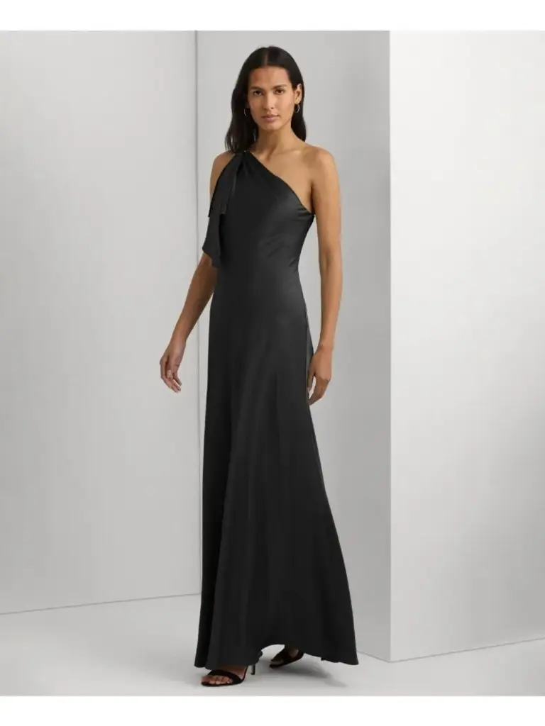 Vestido de un solo hombro 