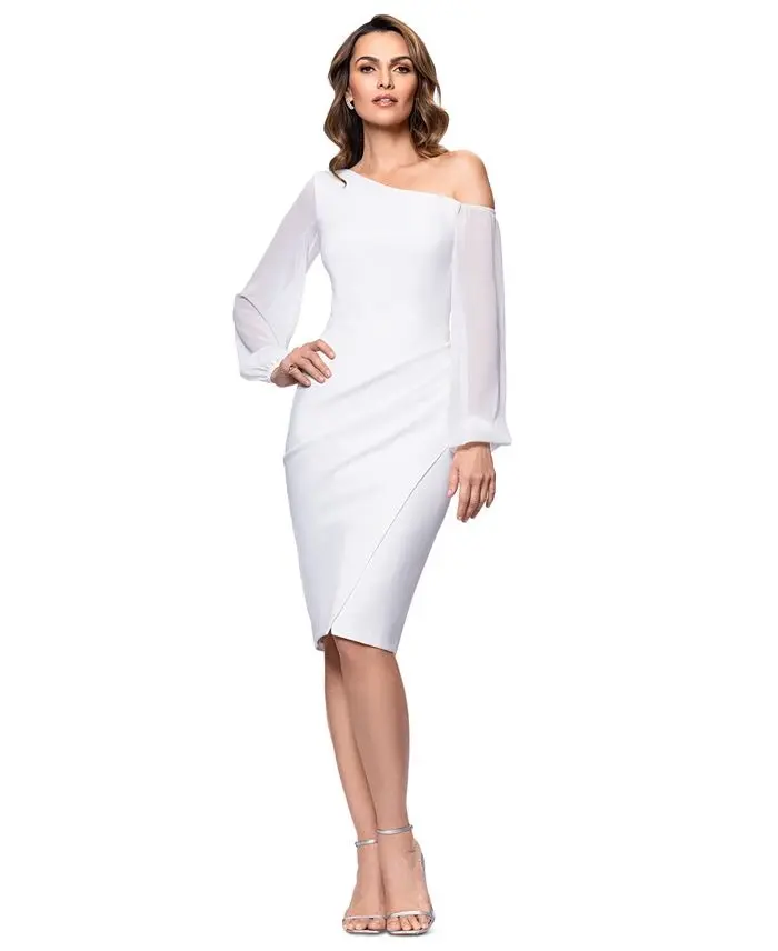 Vestido con escote asimétrico y mangas de gasa