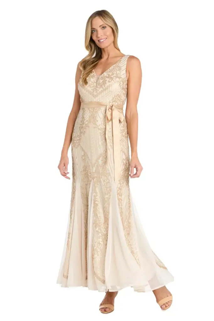 Vestido de gala con escote en V y lentejuelas