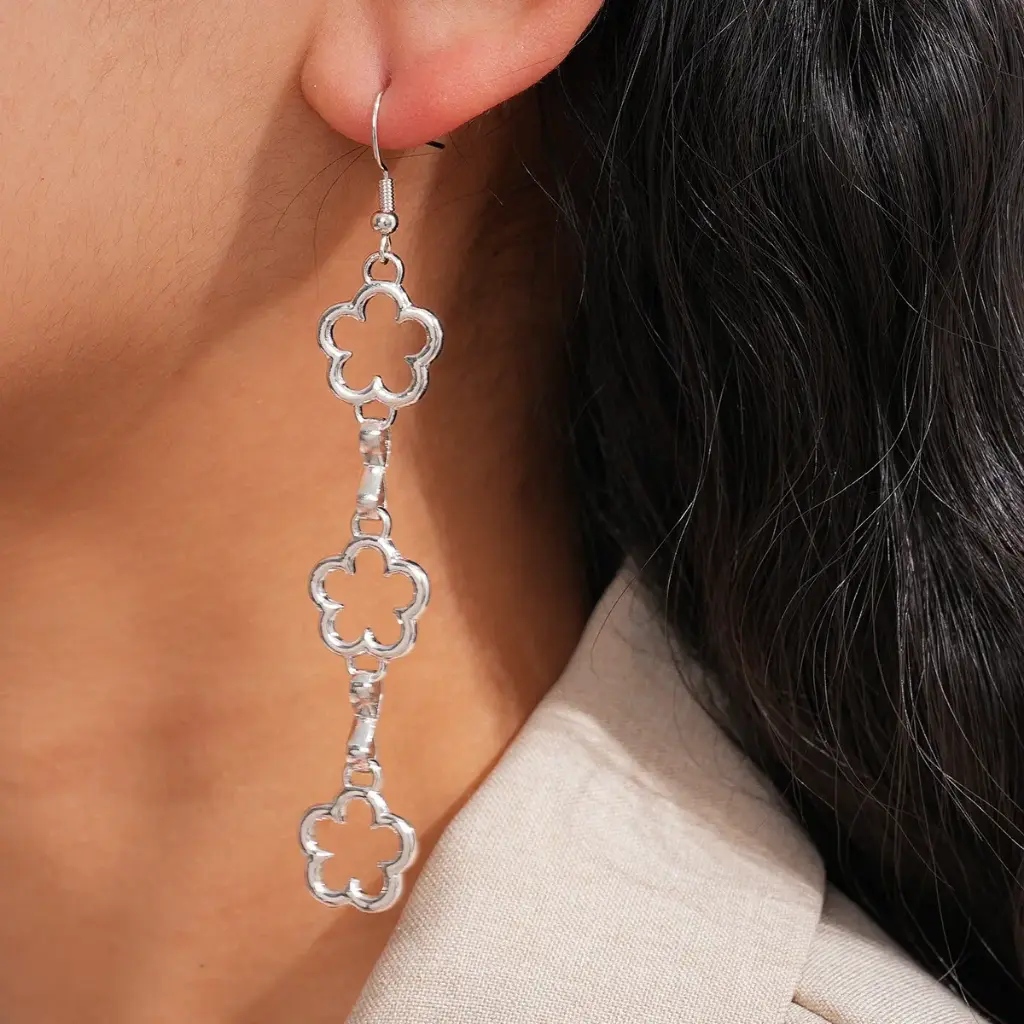 Aretes colgantes de flores 