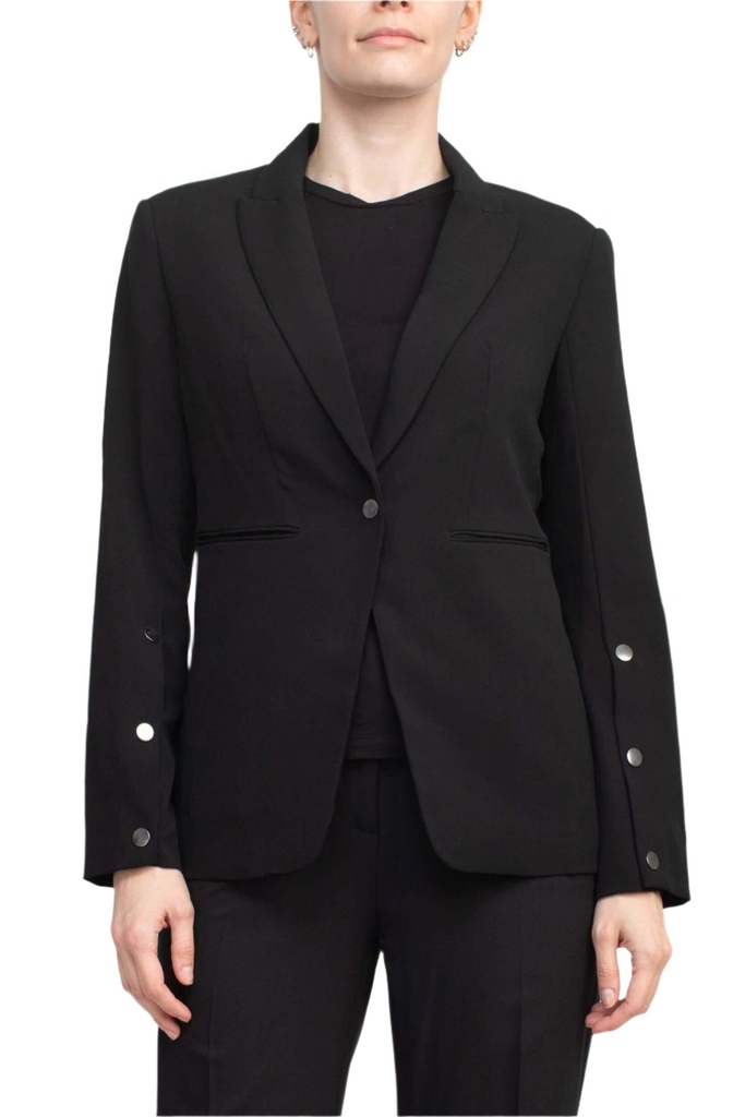 Blazer con botones en las mangas