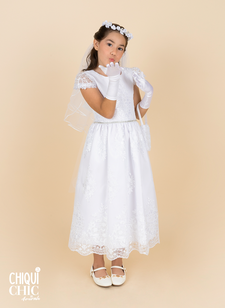 Vestido de manga corta con cinturón de cristales