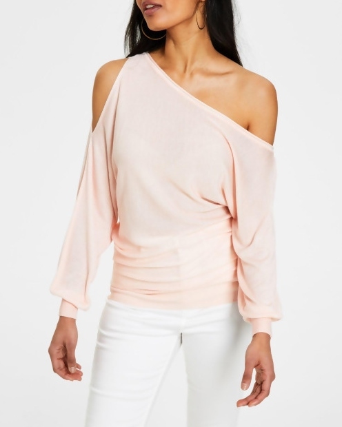 Blusa con hombros descubiertos